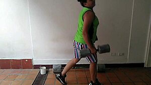 nada como clases personalizadas con el instructor colombiano para quemar calorias y follar rico?