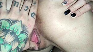 بنت طيز كبيرة تركب زب عملاق