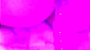 Секс машина двойно пробива голямото ѝ дупе и цици до оргазъм