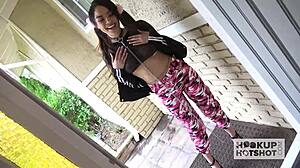 Muñeca de ébano Maya Bijou se hace destrozar todos los agujeros por ligón experto