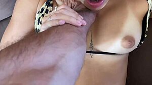 n�o aguentei ver ela de biqu�ni e comi ela na sala