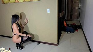 Photo Session Turns into Intense Blowjob for Photographer