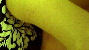 finger fucking leads to squirting orgasm in 69