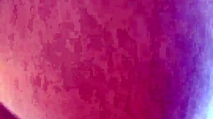 Молодая пара в страстном кроссдрессинг сексе