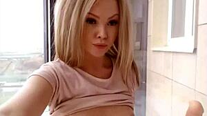 olivia starts webcam show