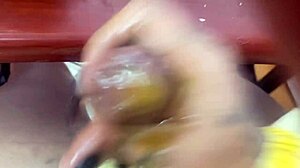 jeg elsker denne store sædskuddet fra shemale-mamma i nærbilde