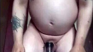 Biseksualny gej Mark Wright ma wiadomość dla ciebie: kocham połykać siki i nie wstydzę się, oto więcej tego samego 😏