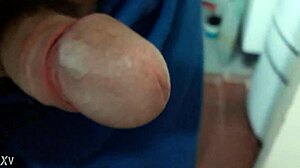 Pene Erecto Disfrutando Doble Corrida Con Leche