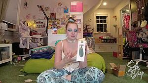 testing lovebirdvibe toy with close-ups