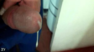 Pene Erecto Disfrutando Doble Corrida Con Leche