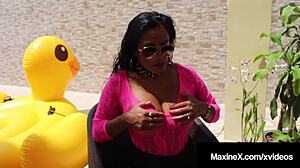 It's Fucky Ducky Time with Squirting Asian Maxinex by the Pool