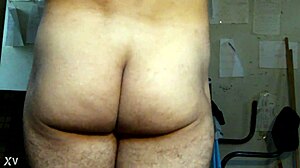 Hot Gay Guy Shows Off Tasty Ass