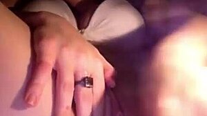 i'm so horny novinha masturbating with a comb and squirting everywhere