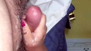 Wife's handjob feels so good in Ottawa holiday