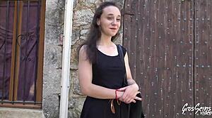 amandine craves wild women action