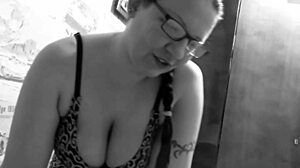 Handjob And Blowjob In Retro Recording!