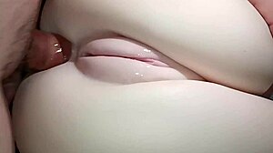 天哪，雪白屁股的特写被粗鸡巴猛插！🍑