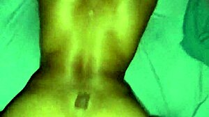 Latina gulosa ansía verga masiva dura