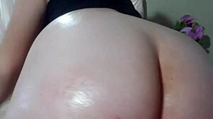 ضرب قوي بالقدم يدفع مؤخرة اللاتينية إلى حدودها القصوى