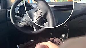 在公交站冒险公共自慰引起注意