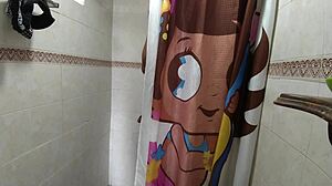 Le Pido Un Favor A Mi Hermanastra Y Termino Follandola En El Baño Y Me Corro En Sus Grandes Tetas 1 Parte