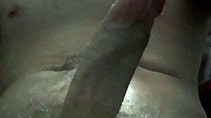 Amateur Solo Girl Fucks Hand