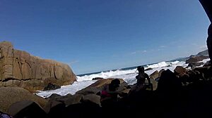 Orgia selvaggia sulla spiaggia di Galheta con Ines Ventura e Joy Cardozo