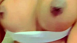 com grelo duro me masturbei na academia com banheiro lotado