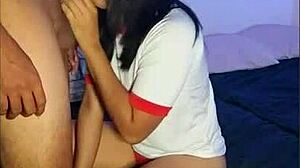 Cogida usando un conjunto deportivo japones