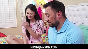 Liz Jordan rides stepdad Bobby Beefcakes hard! 😍