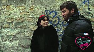 Crystal, morena traviesa bordelesa, provoca en lencería