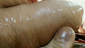 Sexy Indian wife gives blowjob and moans loudly in clear Hindi audio.