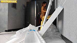 i watch two naked women receive delivery men at home