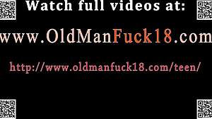 Białe laski połykają spermę pierwszy raz i kochają każdą kroplę