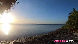 Amateur Gives Perfect Blowjob on Beach