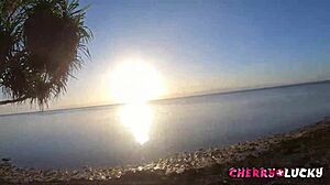 Amateur Gives Perfect Blowjob on Beach