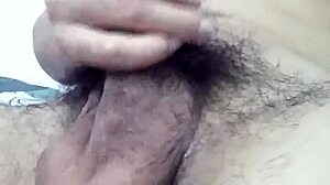 gay can tho suc cac unfolds in casual narrative style