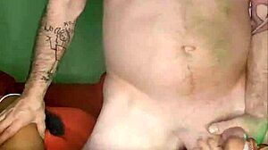 Jaham gospodara pa na sve četiri za spermu u lice