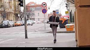 boyfun pizza delivery bareback fuck