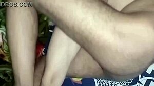 Öğretmenim gizlice girdi ve beni evde sertçe aldı!