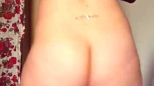 Mexican latina twerks naked with big ass intensely