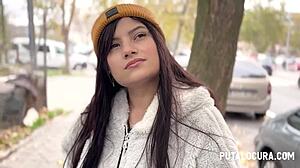 Pillé a estudiante dispuesta a todo para aprobar examen