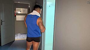 Favio hamrer Freddys tatoverte bareback rumpe hardt!