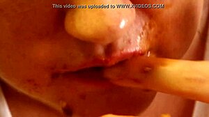 i love eating that juicy ass, licking it all over.