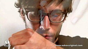 Watch this sexy ass girl dancing with her pussy on display 😍