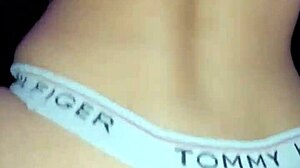 invito a mi amiga al cine y la cojo