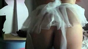 Latina milf's big ass moves while pussy gets wet