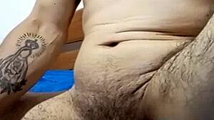 Shy Guy Gets Delicious Hetero Handjob