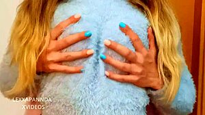 Stepsister shows blonde teen how to suck boyfriend's cock