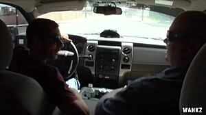 WANKZ TV Parodia: Storage Wars se vuelve salvaje con acción de morena sexy